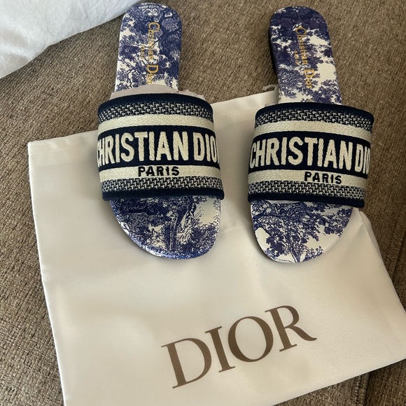 Women's slide Sandals - Blue and White chinoiserie pattern - Picture 1 of 3
